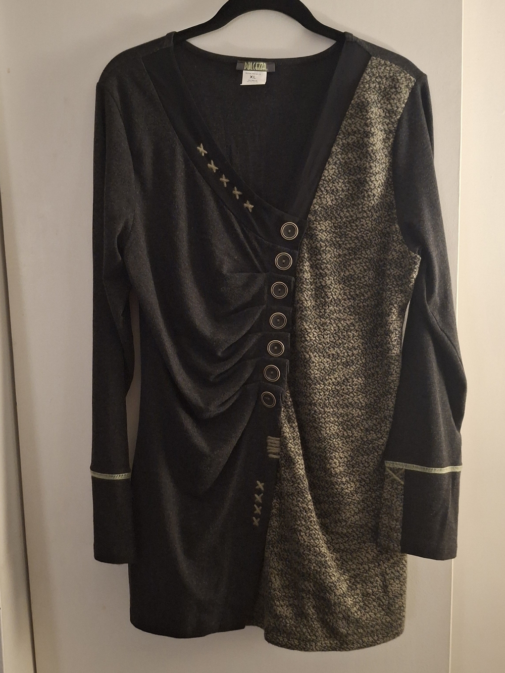 Dolcezza Women's Mixed Texture Button-Accent Tunic - Black & Heather Gray/Green